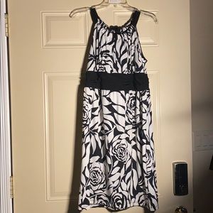 New Directions Women’s White Floral Dress NWT LP